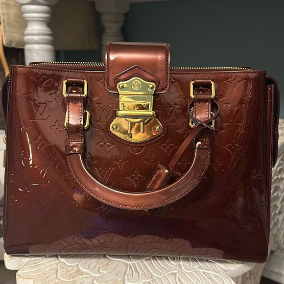 2 piece Louis Vuitton Beautiful Bag and flap wallet super nice gently used. - Picture 1 of 14